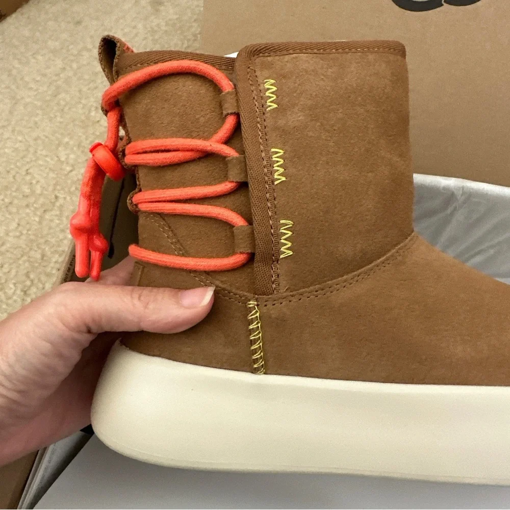 Ugg Classic Boom Ankle Boot - Picture 3 of 5